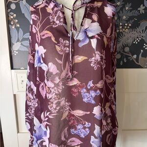 White House Black Market Purple Floral Blouse tie Front ruffle collar Sz M